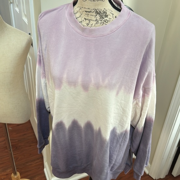 So Comfy! 🦅 AE Dip Dye Sweatshirt - Picture 1 of 7